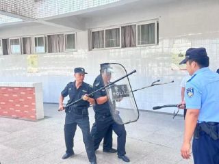 筑牢安全防线，护航平安开学｜蓬溪中学扎...