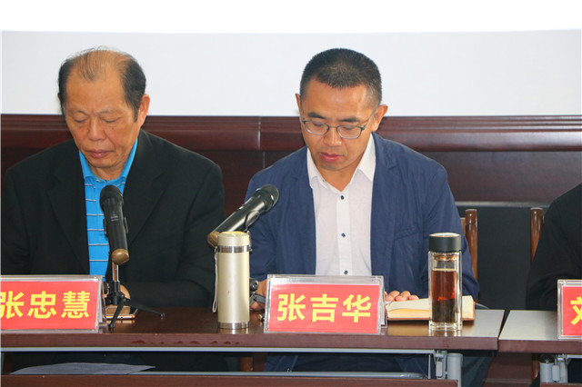 蓬溪县人大副主任张吉华致欢迎词